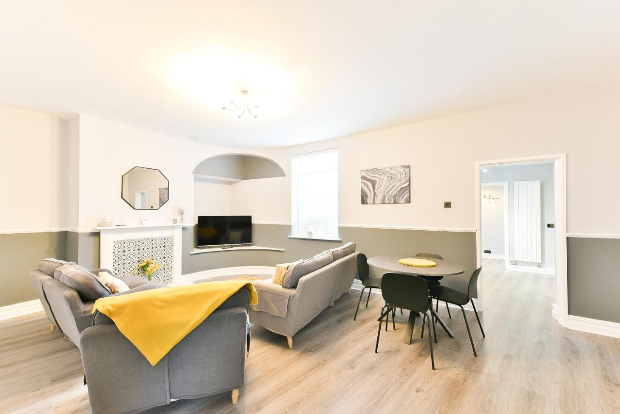 4 Bedroom, 2 Bathroom House - Free Parking Pontefract Exterior photo